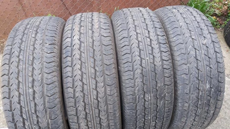 Гуми Всесезонни 235/70R16, снимка 1 - Гуми и джанти - 27400856