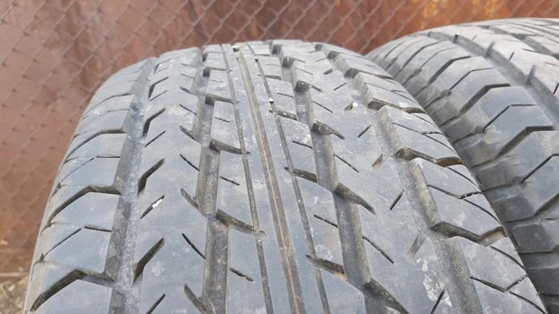 Гуми Всесезонни 235/70R16, снимка 6 - Гуми и джанти - 27400856