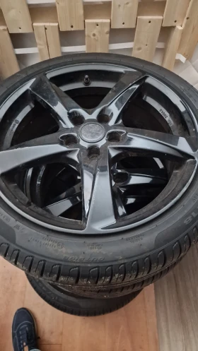        215/45R18  Volvo V50