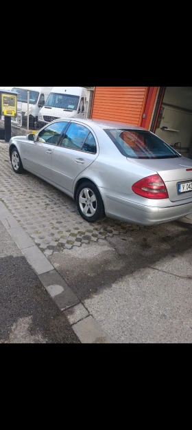 Mercedes-Benz E 280 3.2, снимка 3