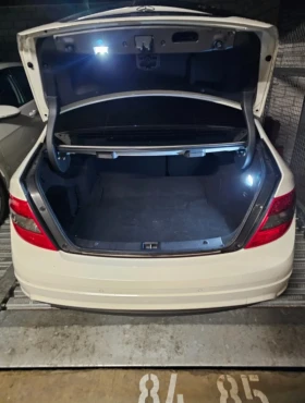 Mercedes-Benz C 180 Avantgarde | AMG pack| Кожен Салон| Navi| Панорама, снимка 7