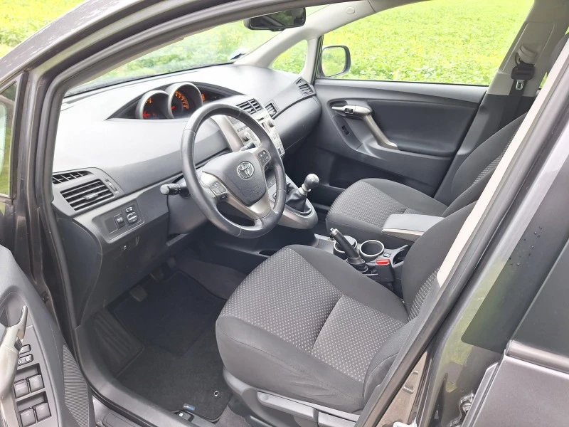 Toyota Verso 2.0* D-4D* 126кс.* KEYLESS, снимка 9 - Автомобили и джипове - 45530806