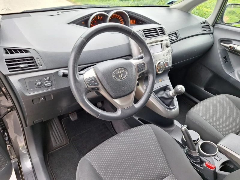 Toyota Verso 2.0* D-4D* 126кс.* KEYLESS, снимка 14 - Автомобили и джипове - 45530806