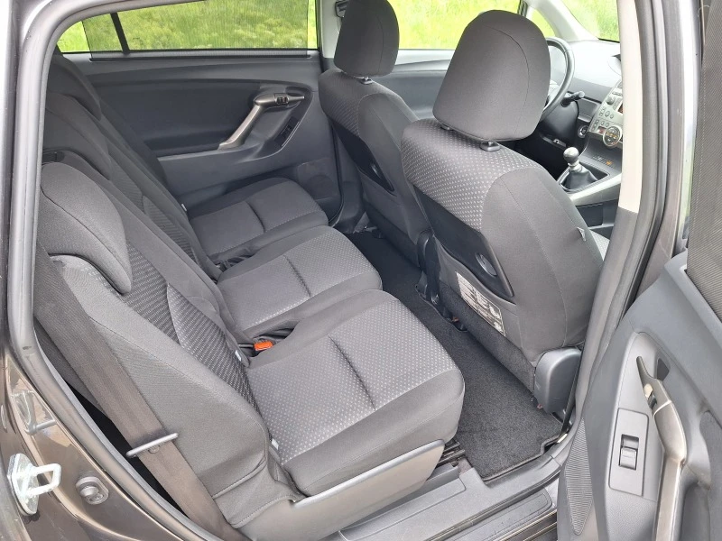 Toyota Verso 2.0* D-4D* 126кс.* KEYLESS, снимка 12 - Автомобили и джипове - 45530806