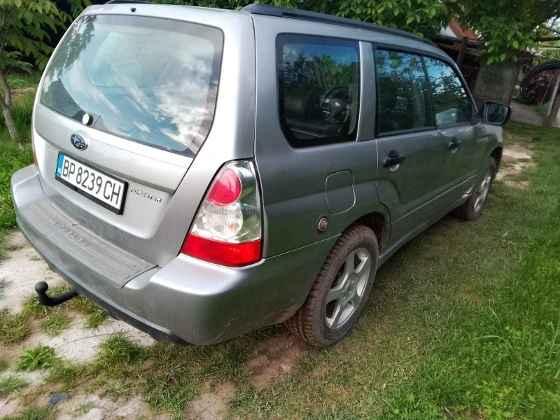 Subaru Forester, снимка 5 - Автомобили и джипове - 46180597