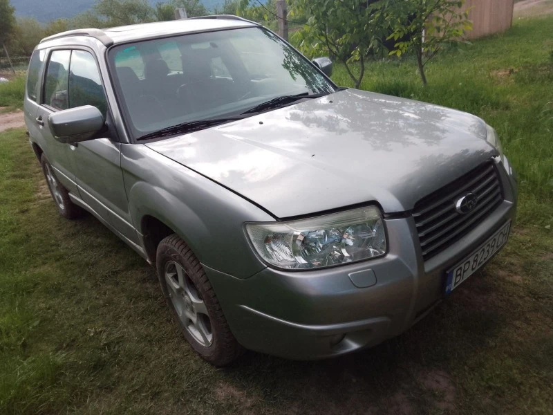 Subaru Forester, снимка 8 - Автомобили и джипове - 46180597