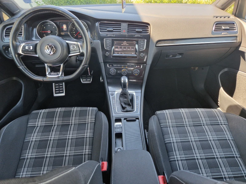 VW Golf 2.0 TDI GTD BlueMotion Tech Automatic !, снимка 12 - Автомобили и джипове - 46355354