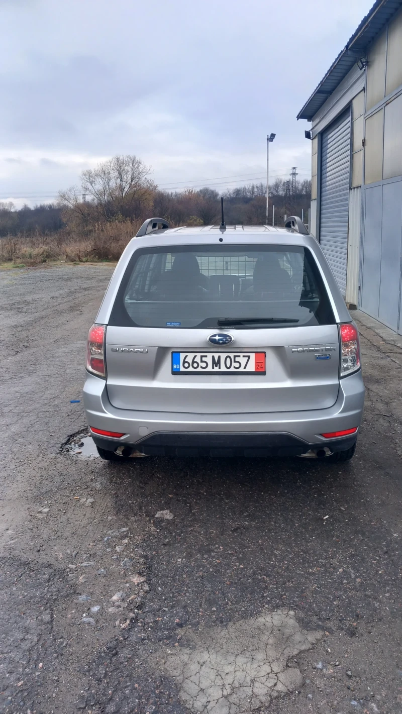 Subaru Forester 2.0 , снимка 4 - Автомобили и джипове - 47931751