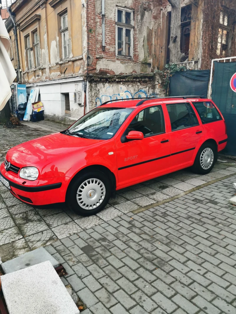 VW Golf Комби, снимка 1 - Автомобили и джипове - 48500582