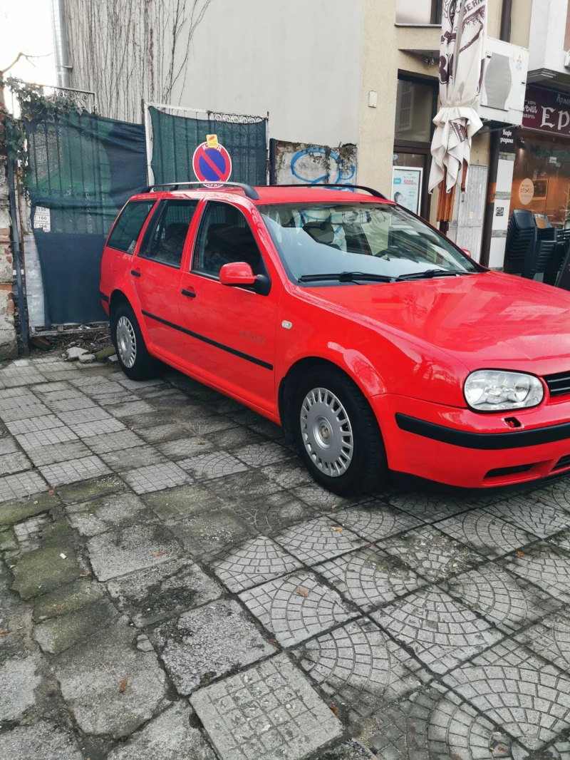 VW Golf Комби, снимка 2 - Автомобили и джипове - 48500582