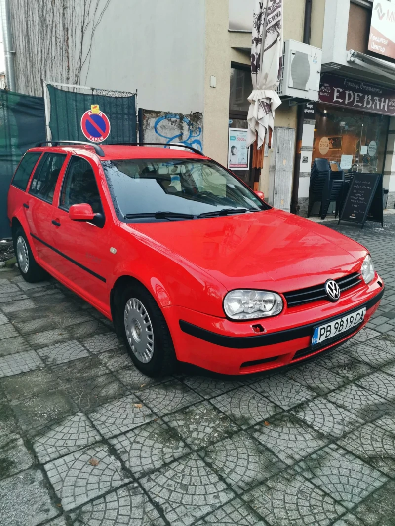 VW Golf Комби, снимка 3 - Автомобили и джипове - 48500582