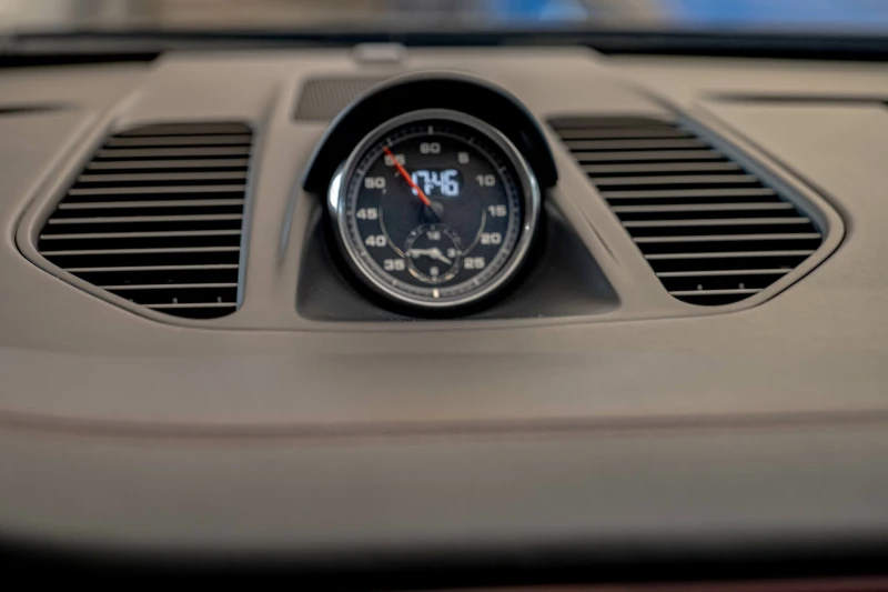 Porsche 911 Turbo S/PDLS+ /PDCC/PCCB/Bose/Sport Chrono/PVTS Pl, снимка 14 - Автомобили и джипове - 51895142