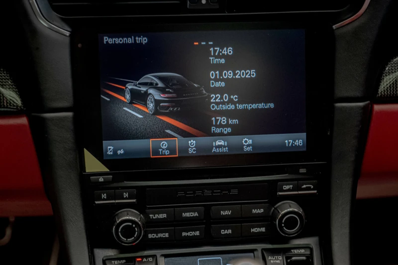 Porsche 911 Turbo S/PDLS+ /PDCC/PCCB/Bose/Sport Chrono/PVTS Pl, снимка 10 - Автомобили и джипове - 51895142