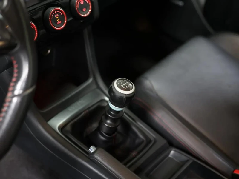 Subaru WRX Harman Kardon* carplay* Camera* Подгрев* Sport Tec, снимка 13 - Автомобили и джипове - 52317695