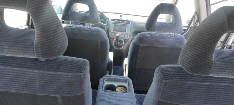 Honda Stream, снимка 11 - Автомобили и джипове - 52840277