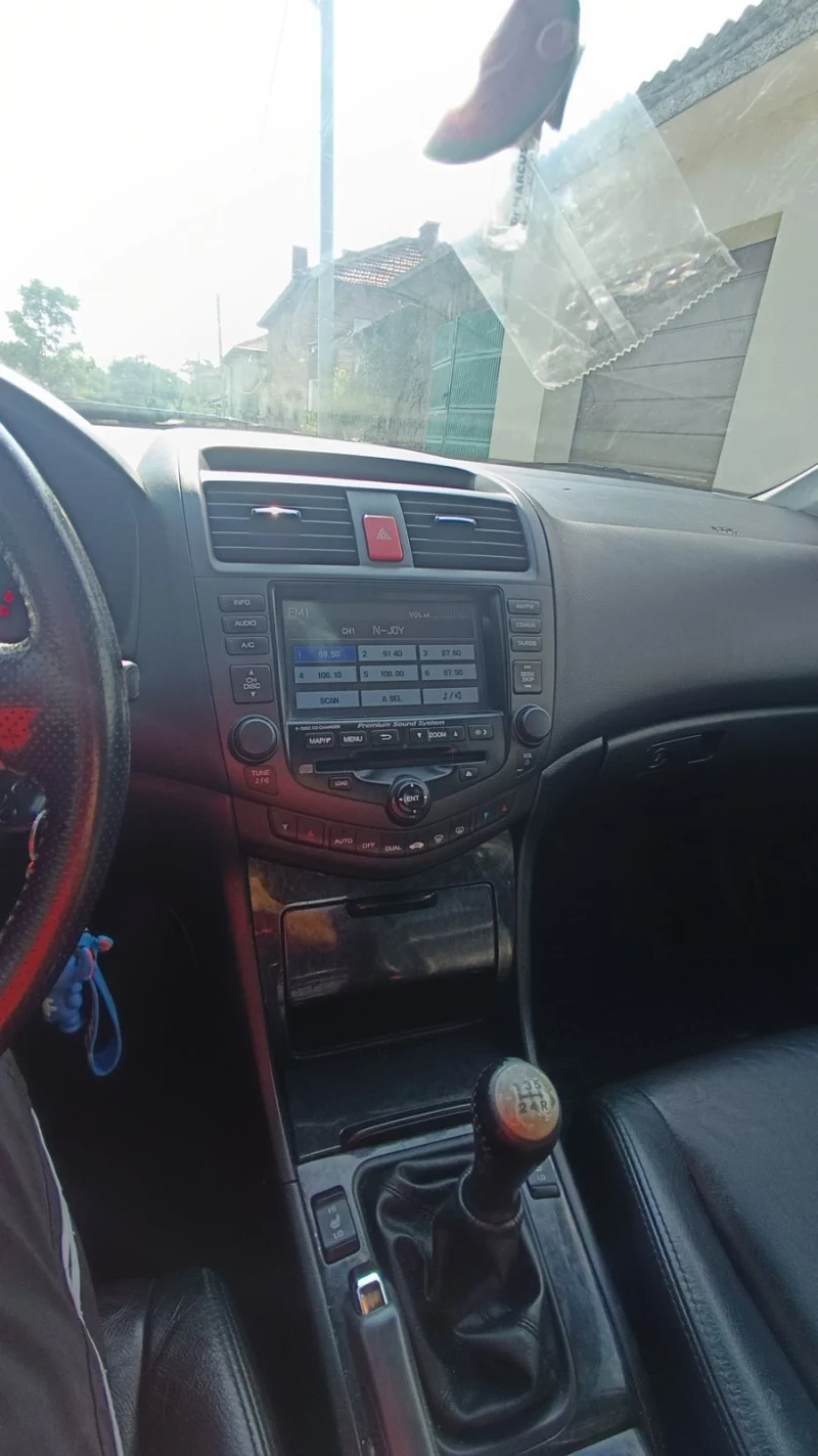 Honda Accord 2.2 cdti, снимка 12 - Автомобили и джипове - 52972130
