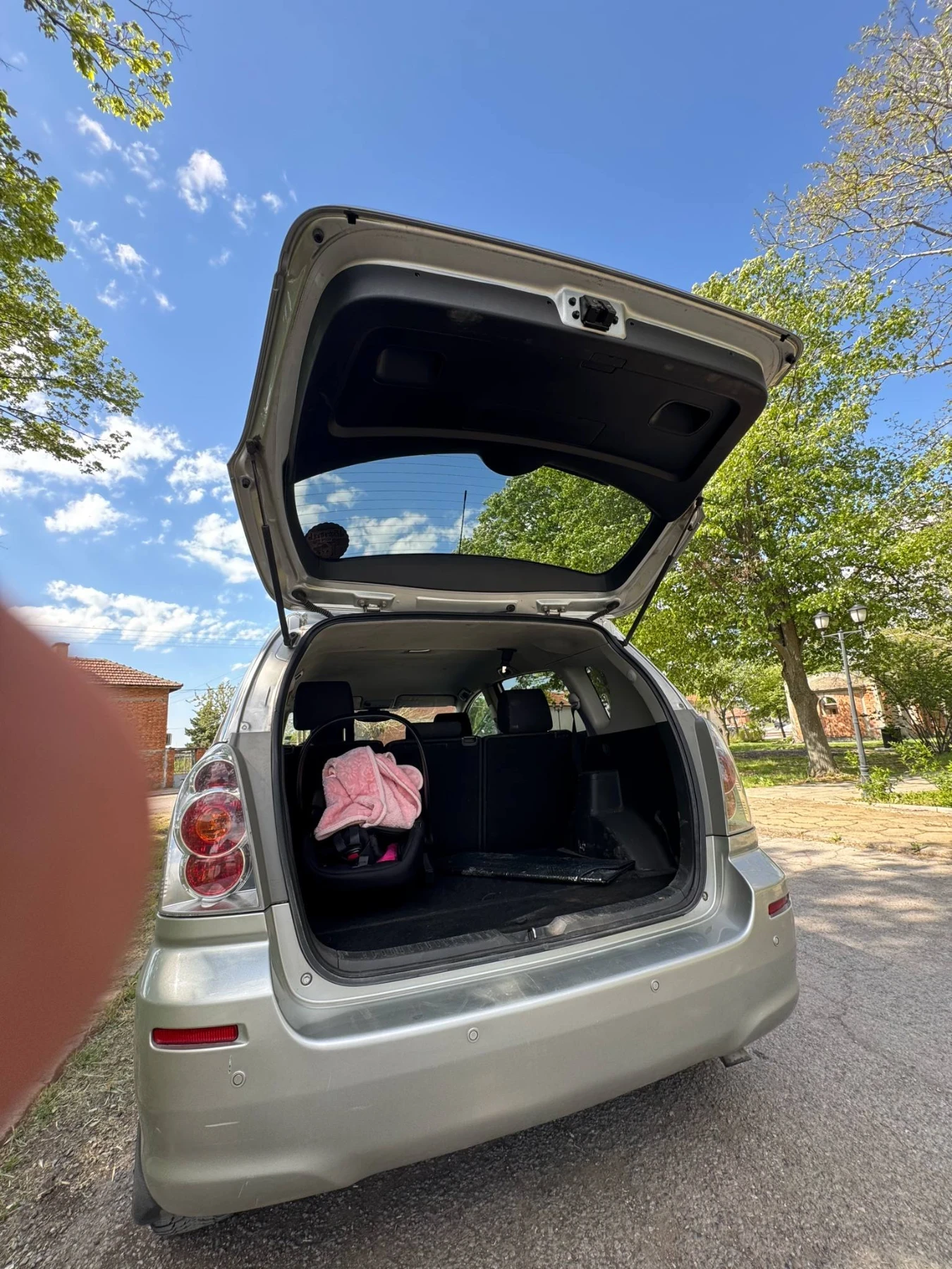 Toyota Corolla verso  - изображение 7