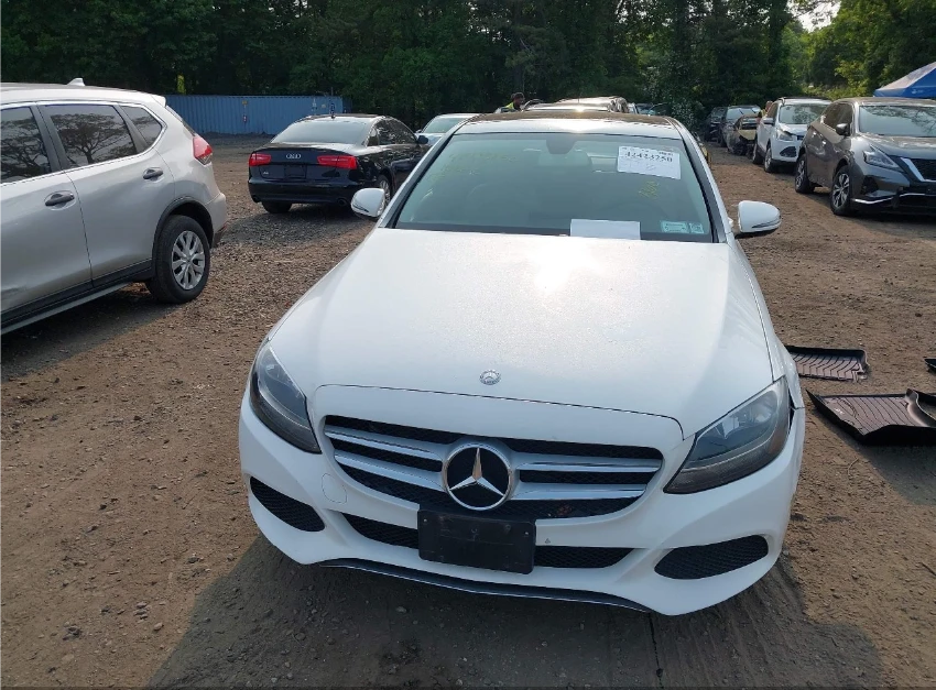 Mercedes-Benz C 300 4MATIC* AMG-PACK* ПАНОРАМА* ПОДГРЕВИ* START/STOP - изображение 2