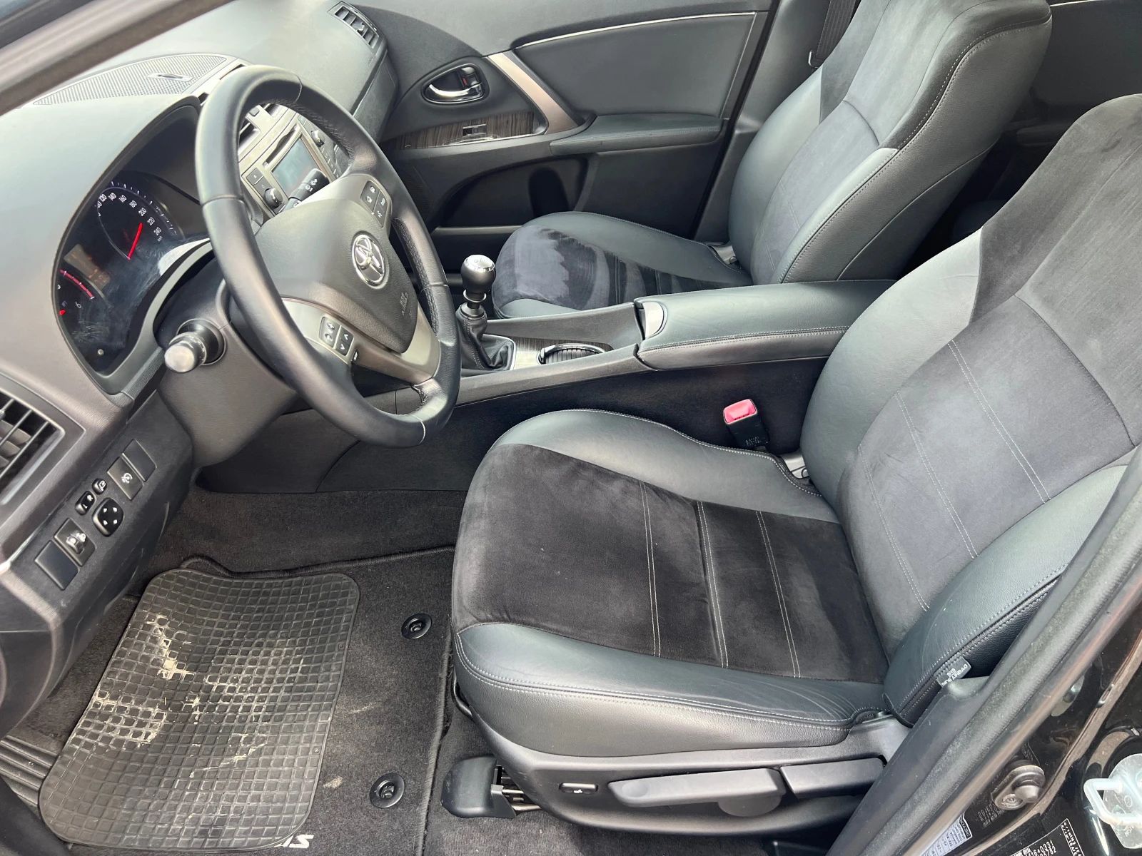 Toyota Avensis 2.0 D  - изображение 9