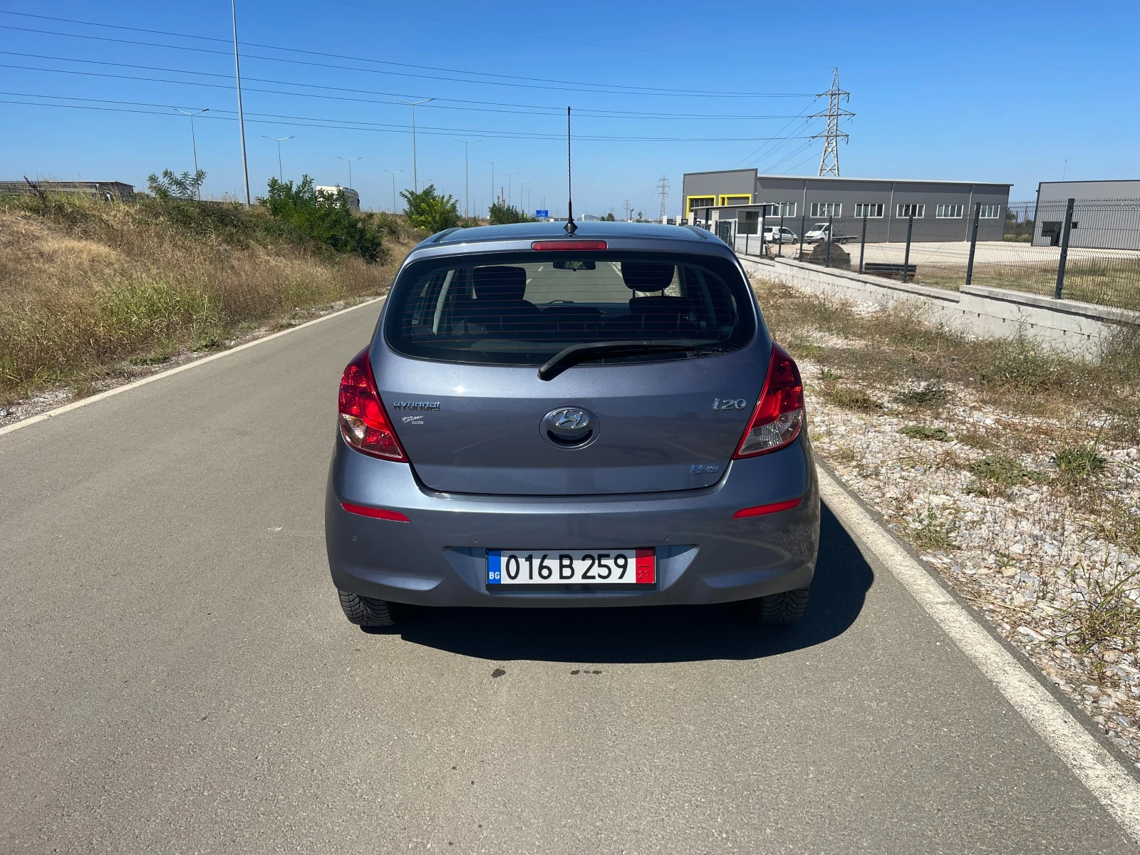 Hyundai I20 1.4 6-Speed Швейцария - изображение 5
