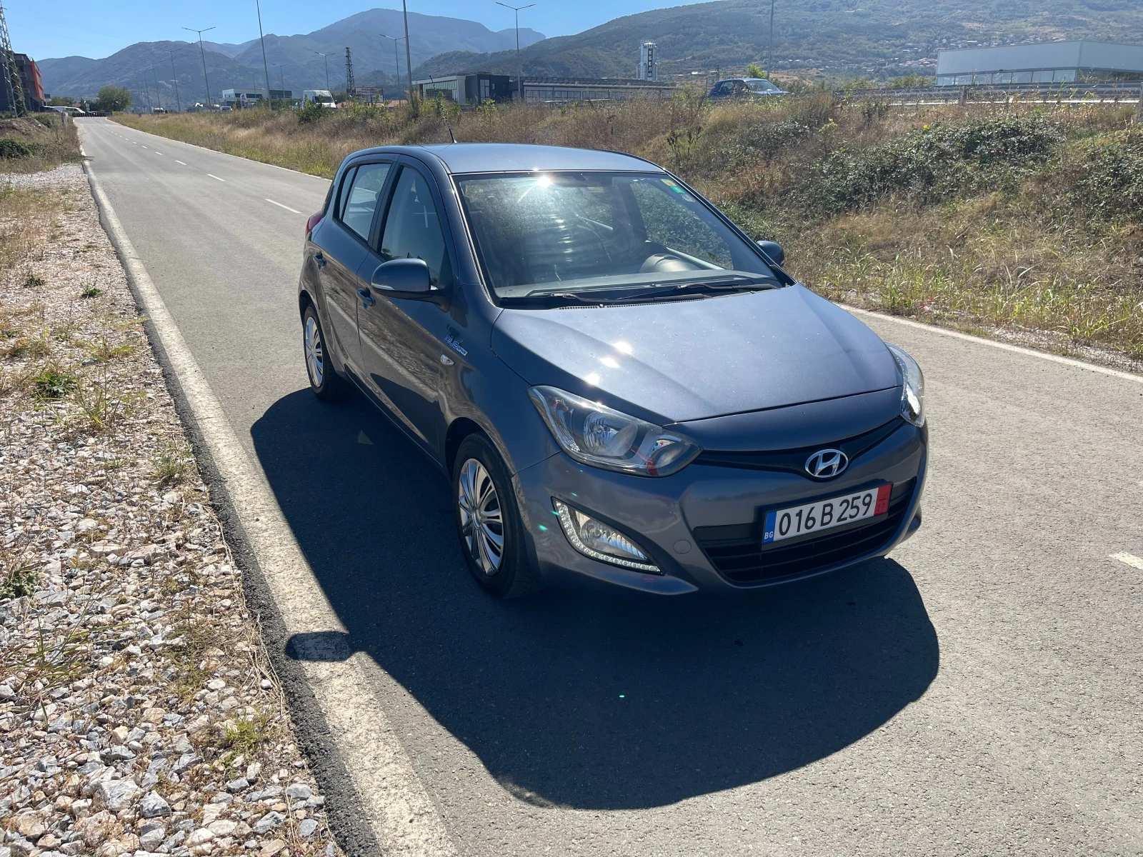 Hyundai I20 1.4 6-Speed Швейцария - изображение 2