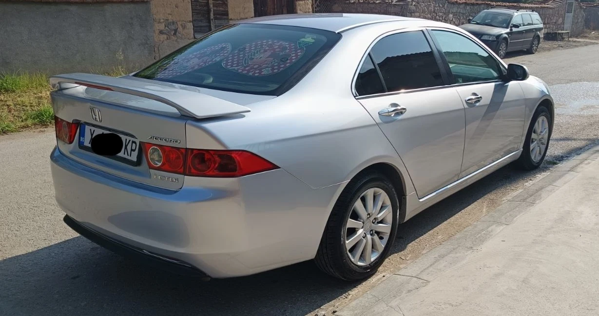 Honda Accord 2.2 cdti, снимка 6 - Автомобили и джипове - 53977687