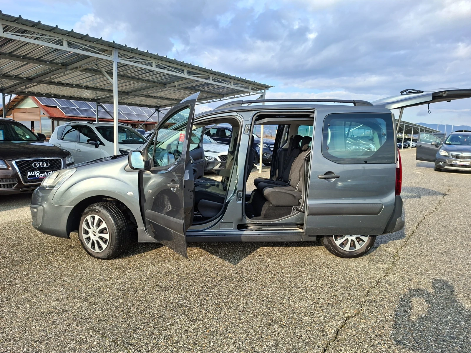 Citroen Berlingo 1, 6 hdi, снимка 12 - Автомобили и джипове - 53758385