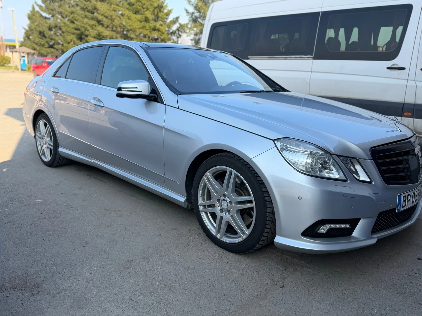 Mercedes-Benz E 500 Avangard AMG Pack 4-matic Full!!, снимка 4 - Автомобили и джипове - 53760967