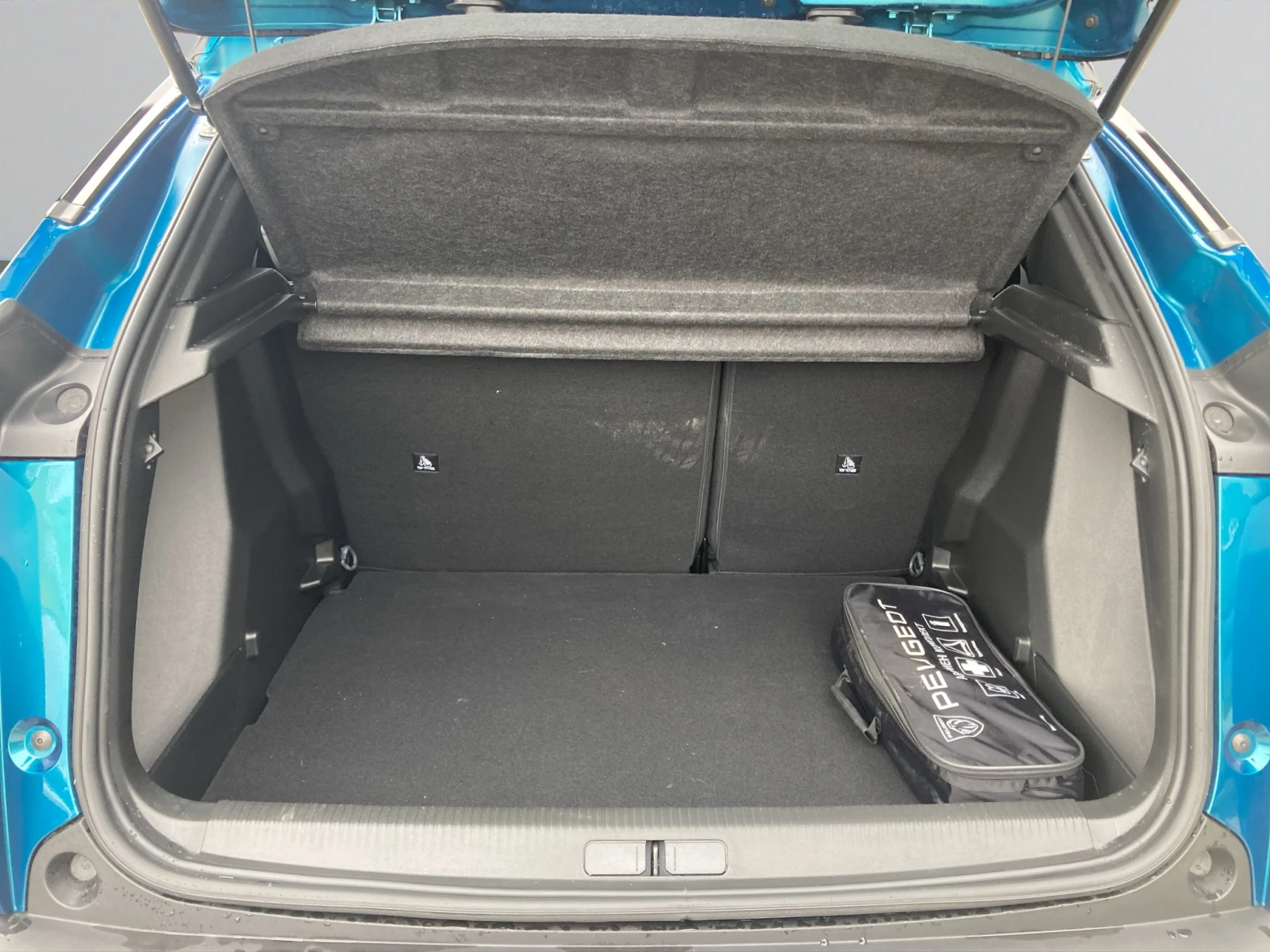 Peugeot 2008 GT 1.2 PureTech 130 EAT8 EURO 6.4, снимка 9 - Автомобили и джипове - 53914904