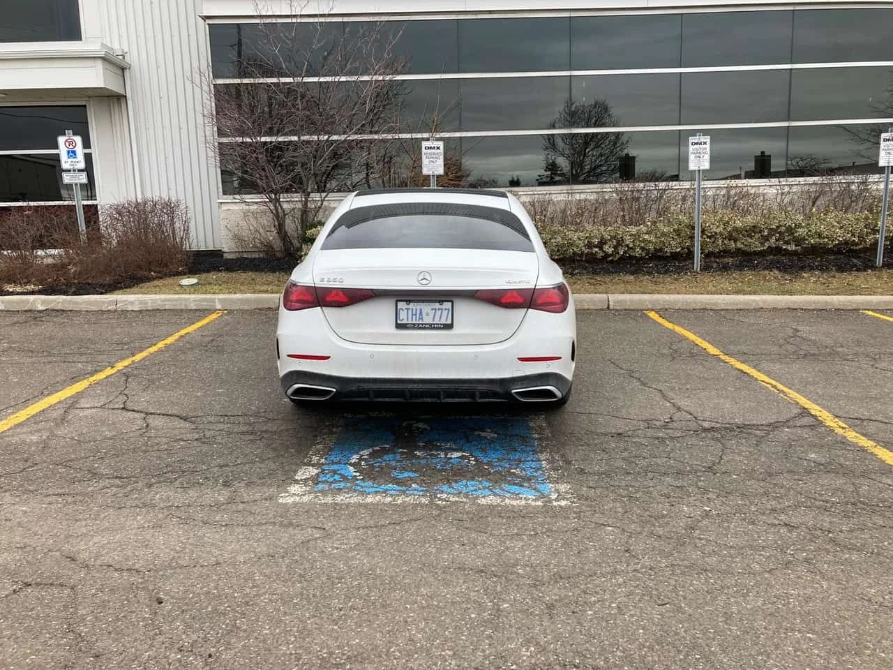 Mercedes-Benz E 350 4MATIC * ДИСТРОНИК* 360 КАМЕРА* ОБДУХВАНЕ* , снимка 6 - Автомобили и джипове - 53964814