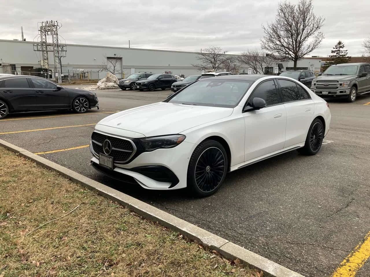 Mercedes-Benz E 350 4MATIC * ДИСТРОНИК* 360 КАМЕРА* ОБДУХВАНЕ* , снимка 2 - Автомобили и джипове - 53964814