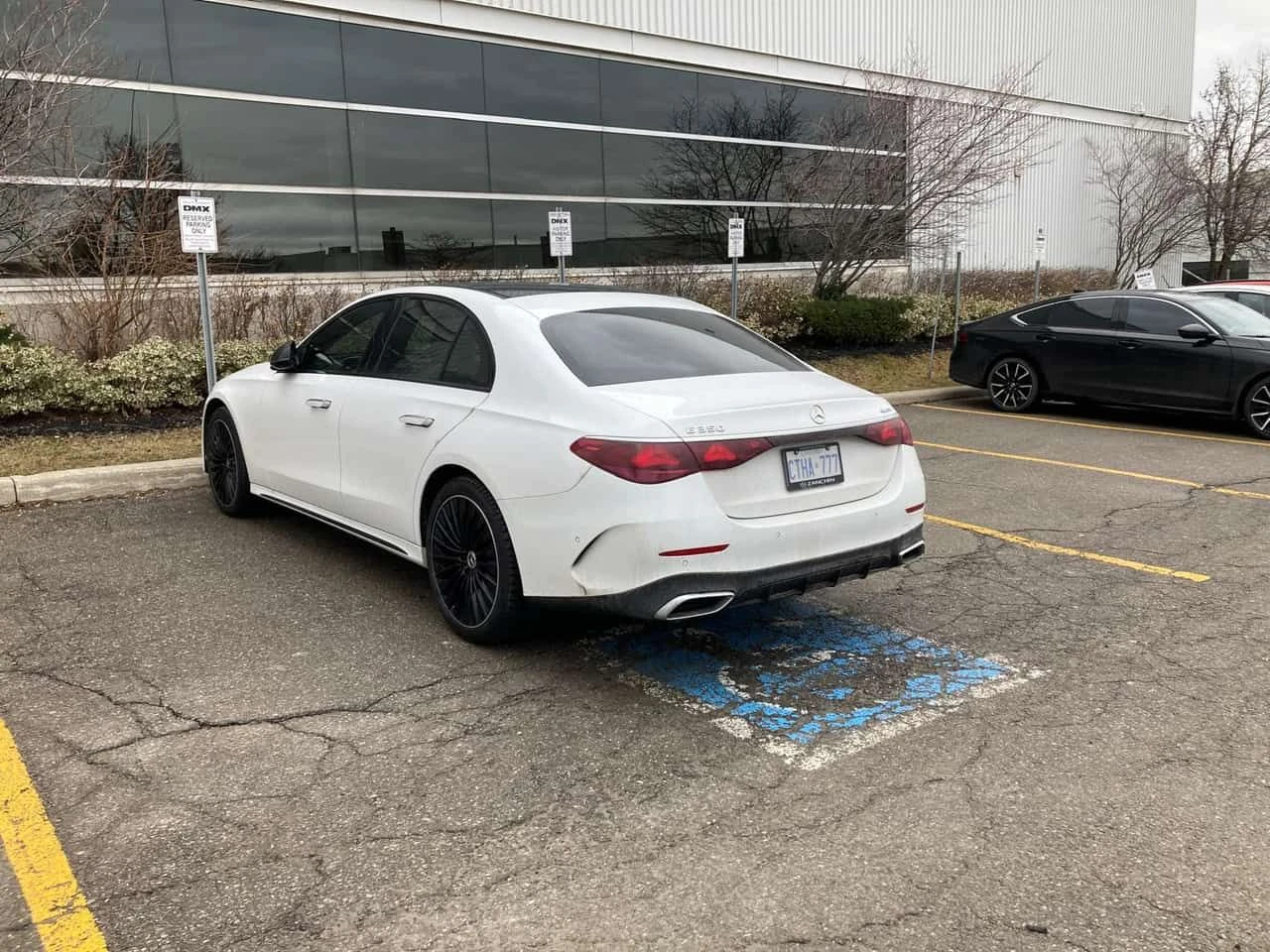 Mercedes-Benz E 350 4MATIC * ДИСТРОНИК* 360 КАМЕРА* ОБДУХВАНЕ* , снимка 3 - Автомобили и джипове - 53964814