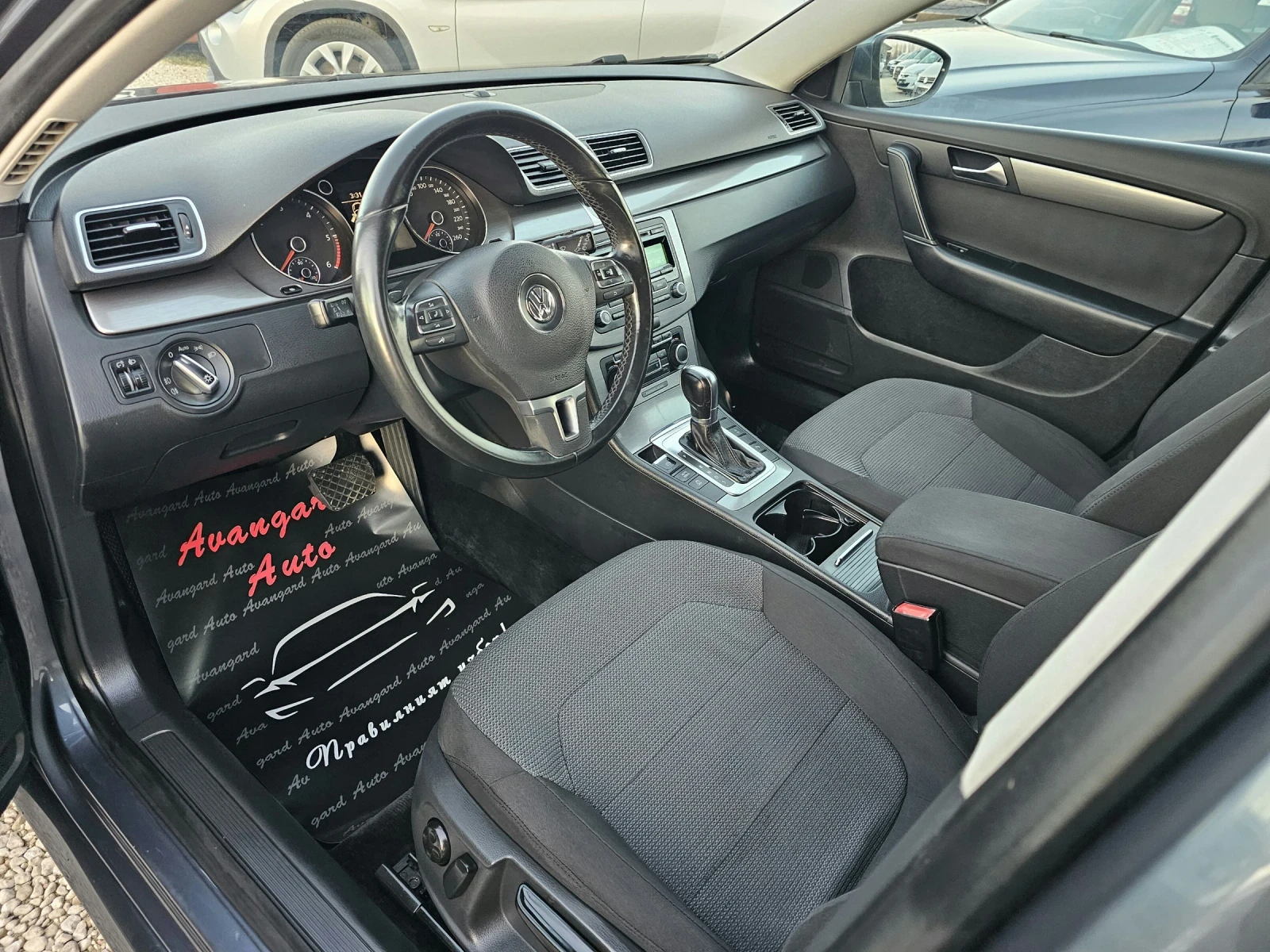 VW Passat 2.0TDI, 140к.с., DSG, снимка 8 - Автомобили и джипове - 54046662