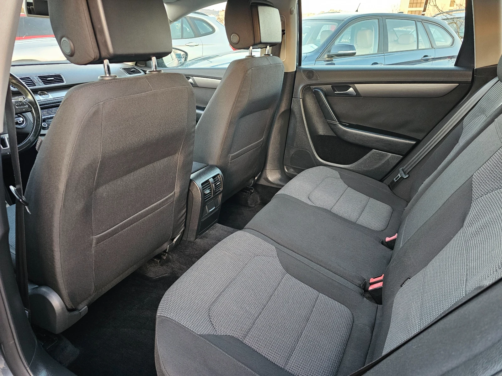 VW Passat 2.0TDI, 140к.с., DSG, снимка 10 - Автомобили и джипове - 54046662