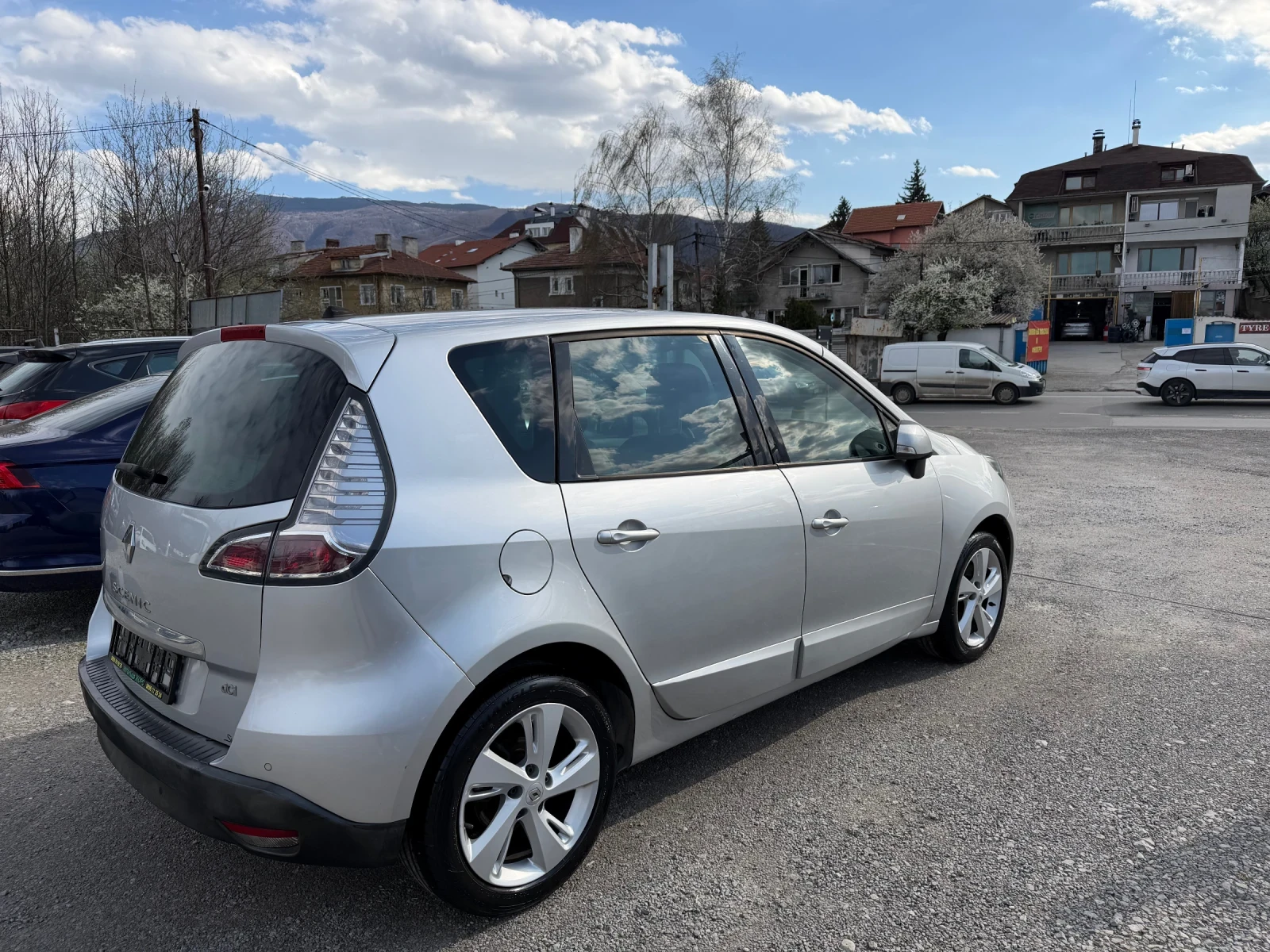 Renault Scenic 1.5 DCI, ПАРКТРОНИК, НАВИ, КОЖА , KEYLESS, снимка 5 - Автомобили и джипове - 54126340