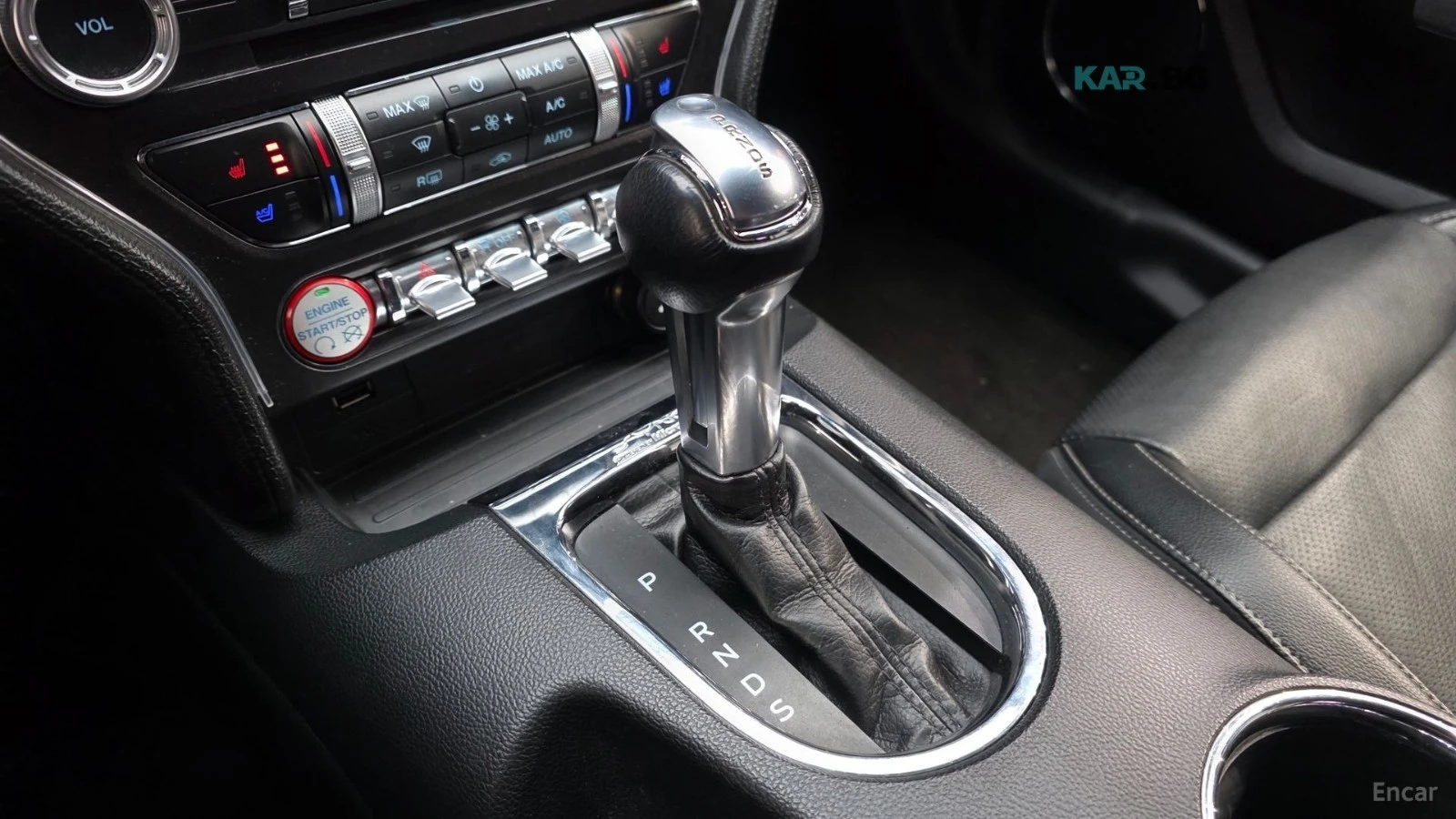 Ford Mustang ECOBOOST / DISTRONIC / ОБДУХ / ПОДГРЕВИ , снимка 9 - Автомобили и джипове - 54595571
