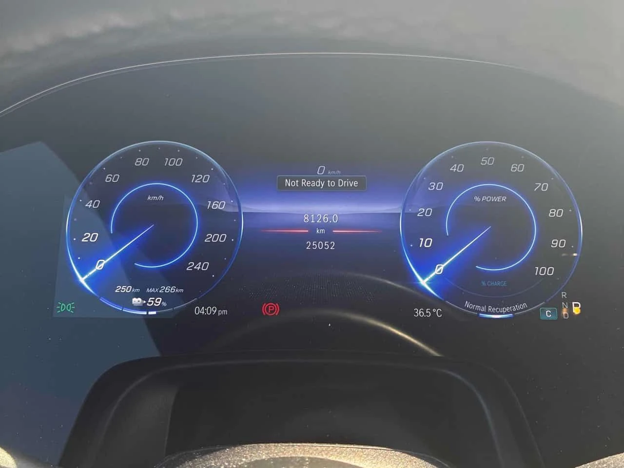 Mercedes-Benz EQS 580/ПАНОРАМА/ДИСТРОНИК/360 КАМЕРИ/HUD, снимка 8 - Автомобили и джипове - 54628614