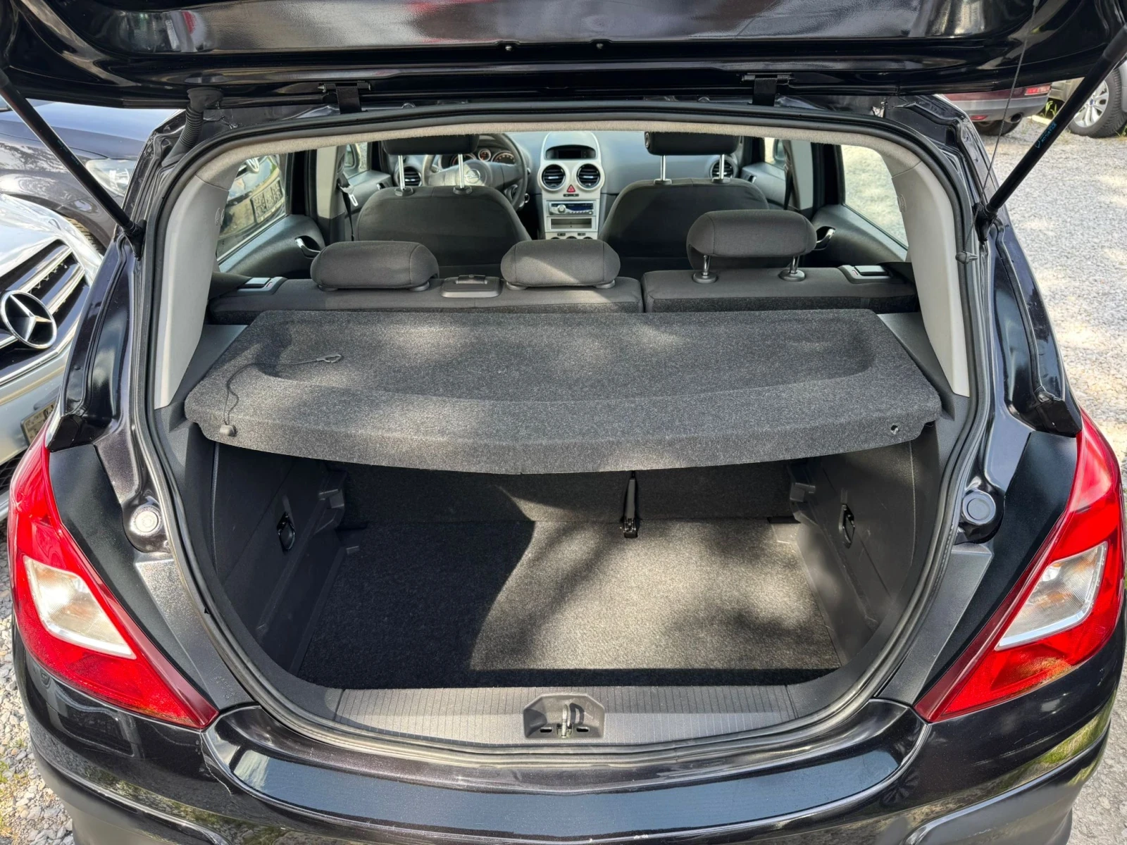 Opel Corsa 1.3CDTi/KLIMA, снимка 14 - Автомобили и джипове - 54676049