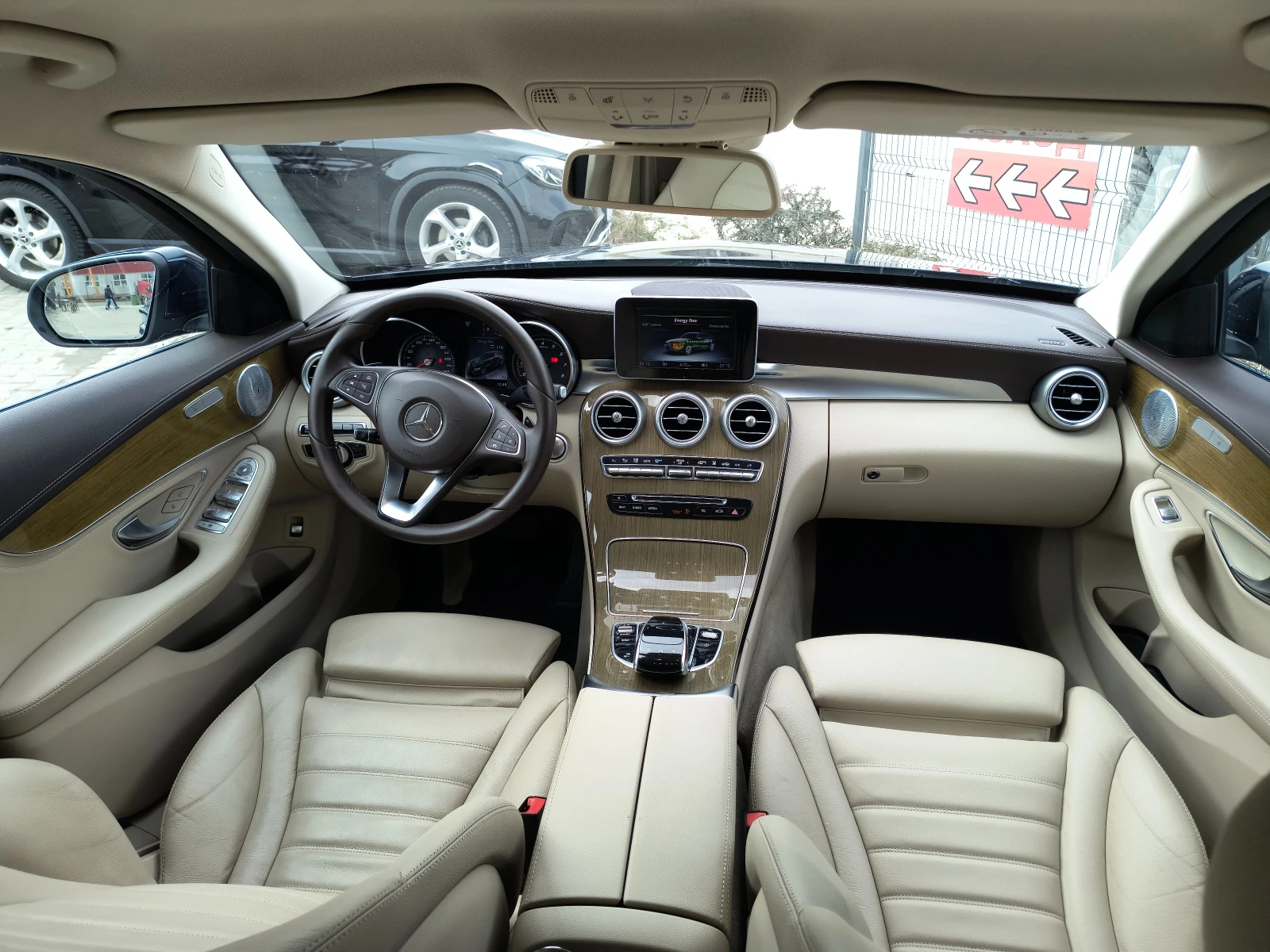 Mercedes-Benz C 350 Премиум Изпълнение Full Led, снимка 11 - Автомобили и джипове - 54802005