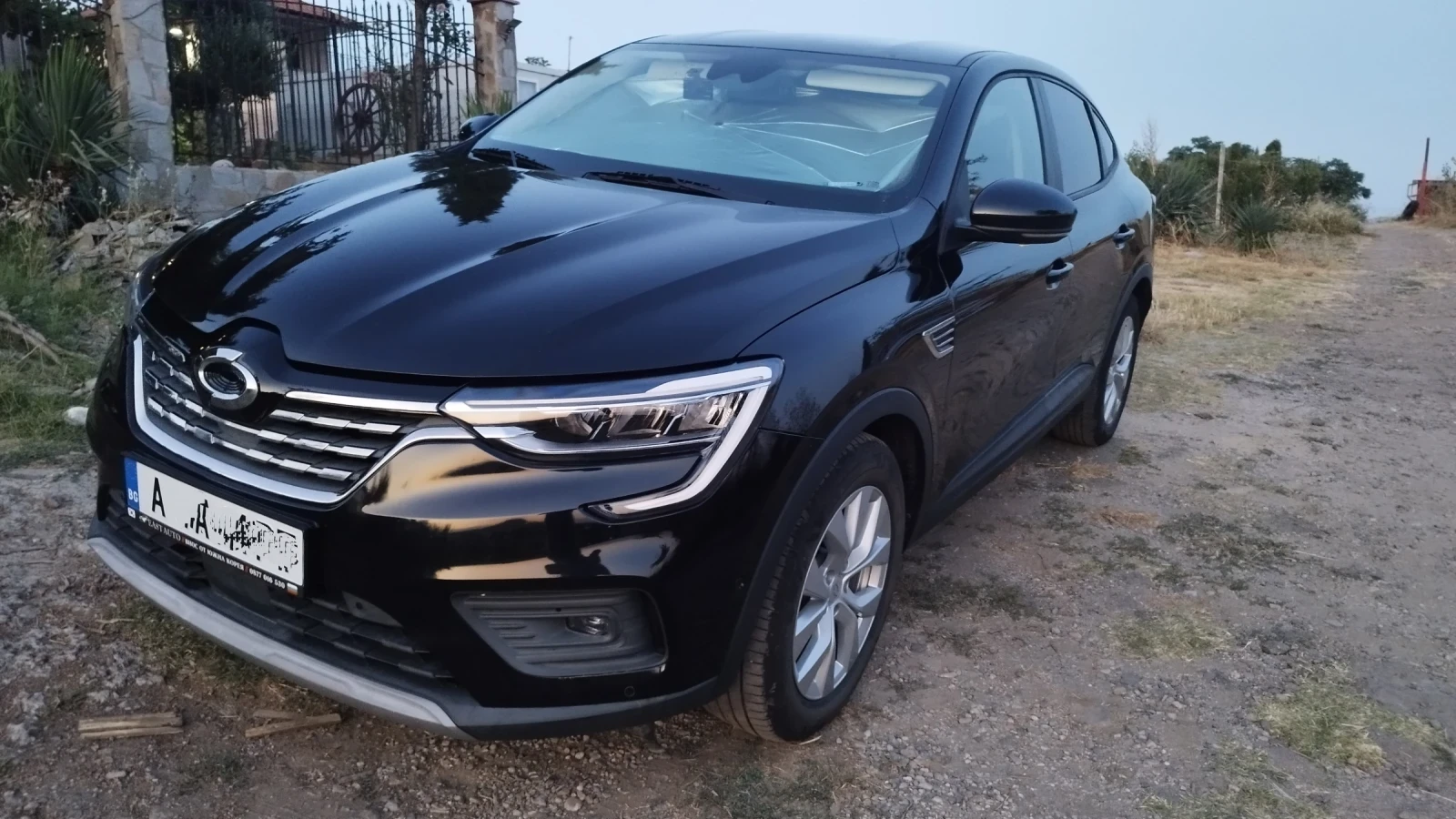 Renault Arkana 1.6 бензин без турбо, без хибрид , без директно вп, снимка 2 - Автомобили и джипове - 55148379