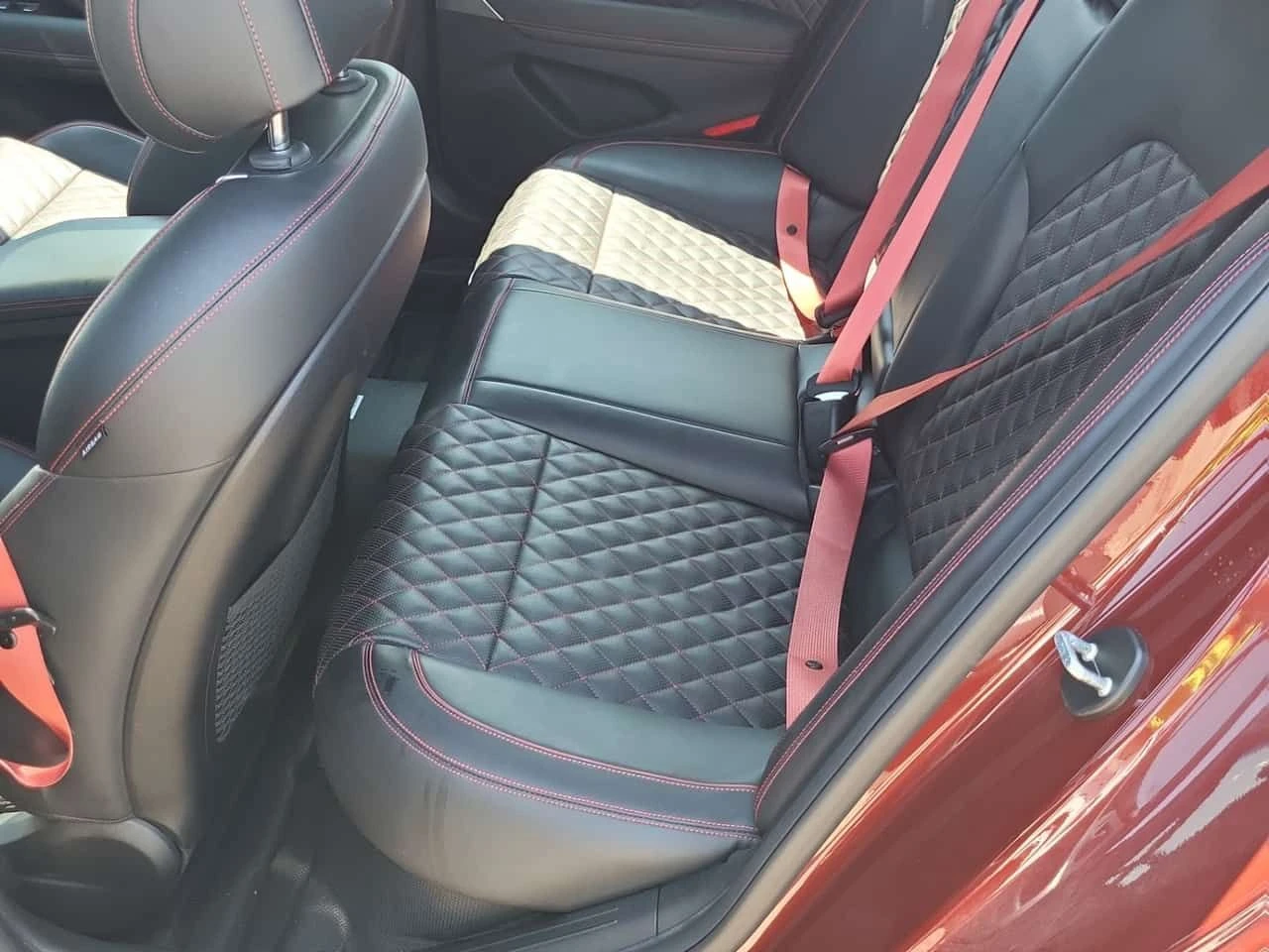 Genesis G70  Awd 3.3t Sport / ��������� / 360 / ��������� /HUD | Mobile.bg � ����������� 13