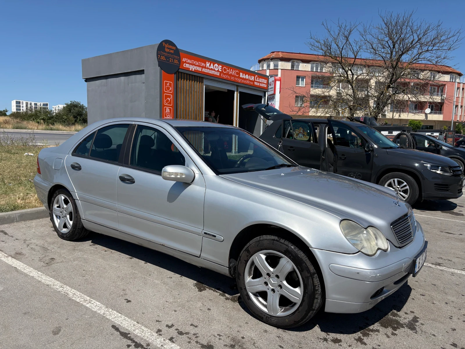 Mercedes-Benz C 180, снимка 2 - Автомобили и джипове - 55531654