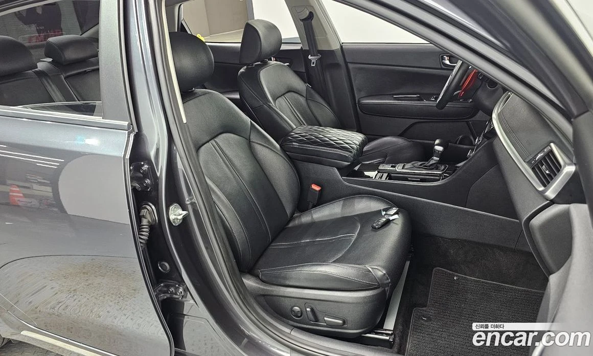 Kia K5 2.0 Noblesse, снимка 11 - Автомобили и джипове - 55669064