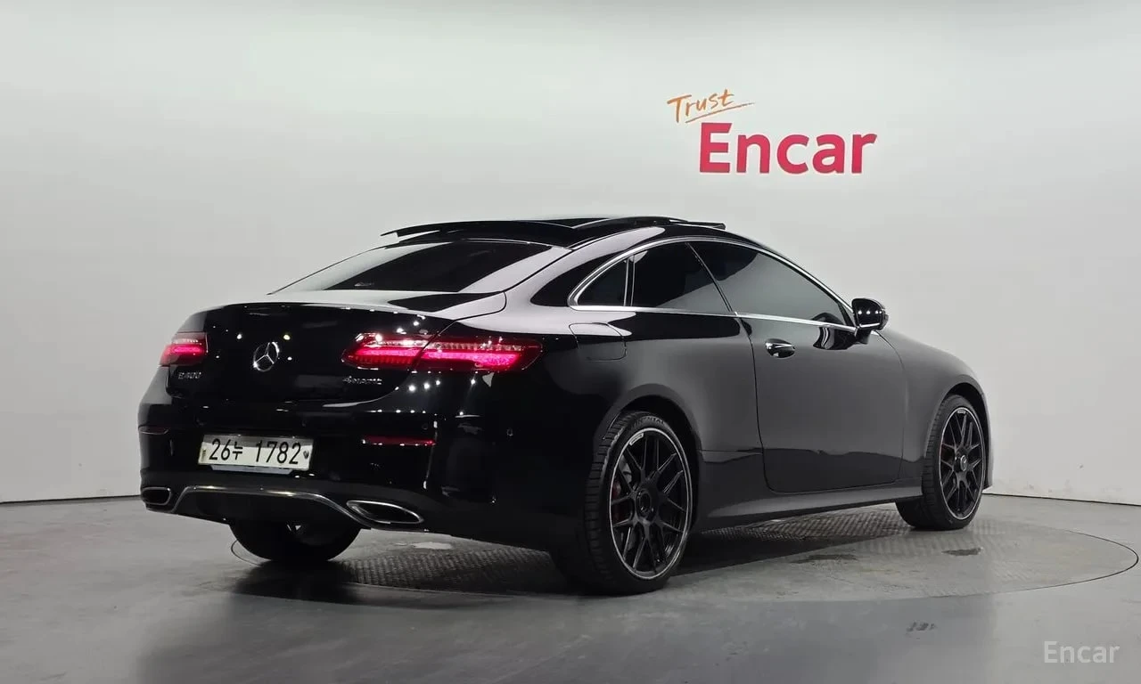 Mercedes-Benz E 400 4MATIC Coupe * КРАЙНА ЦЕНА ДО БЪЛГАРИЯ, снимка 2 - Автомобили и джипове - 55834380