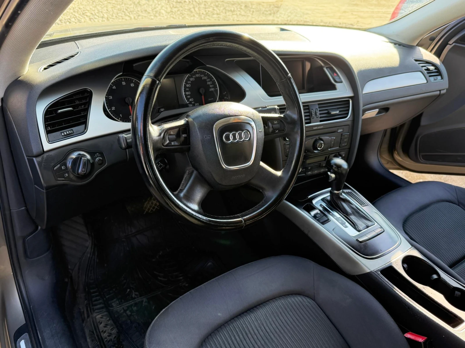 Audi A4 B8 8K 1.8 TFSI Multitronic, снимка 7 - Автомобили и джипове - 55974844