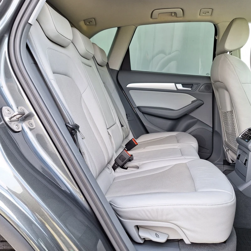 Audi Q5 3.0 TDI Quattro 245 к.с., снимка 13 - Автомобили и джипове - 51630280