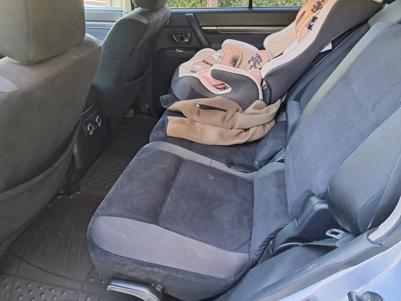 Mitsubishi Pajero 3.2 DI-DC-167000 км.ПЪЛНА СЕРВИЗНА ИСТОРИЯ, снимка 13 - Автомобили и джипове - 53023374