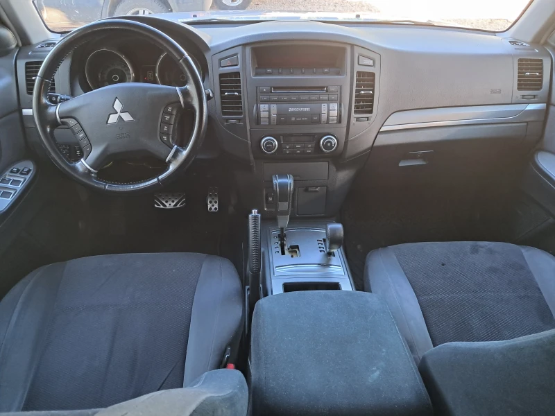 Mitsubishi Pajero 3.2 DI-DC-167000 км.ПЪЛНА СЕРВИЗНА ИСТОРИЯ, снимка 12 - Автомобили и джипове - 53023374