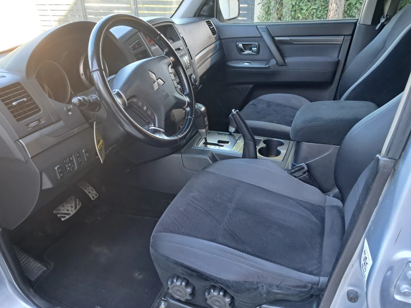 Mitsubishi Pajero 3.2 DI-DC-167000 км.ПЪЛНА СЕРВИЗНА ИСТОРИЯ, снимка 5 - Автомобили и джипове - 53023374