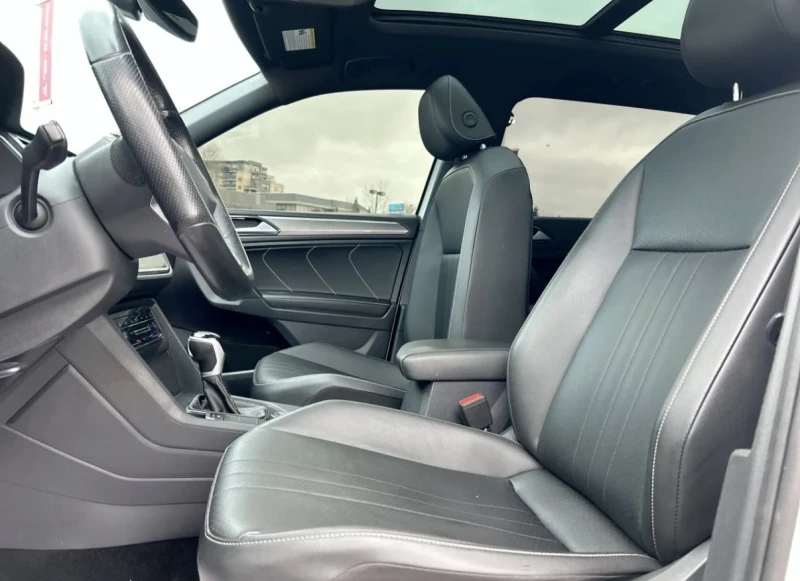 VW Tiguan R-LINE * * COMFORTLINE * * 1 СОБСТВЕНИК * * КАМЕРА, снимка 3 - Автомобили и джипове - 53128201